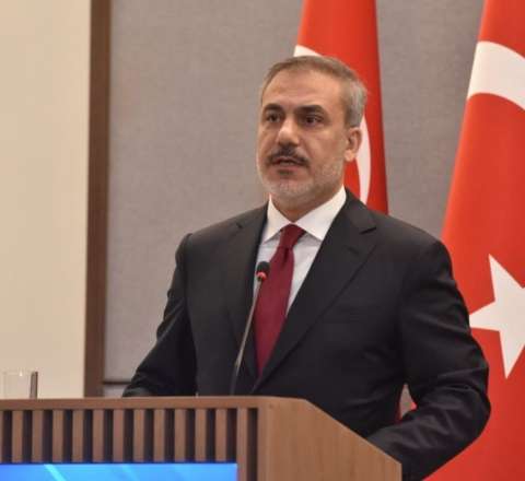 Hakan Fidanla suriyalı həmkarı arasında telefon danışığı oldu 