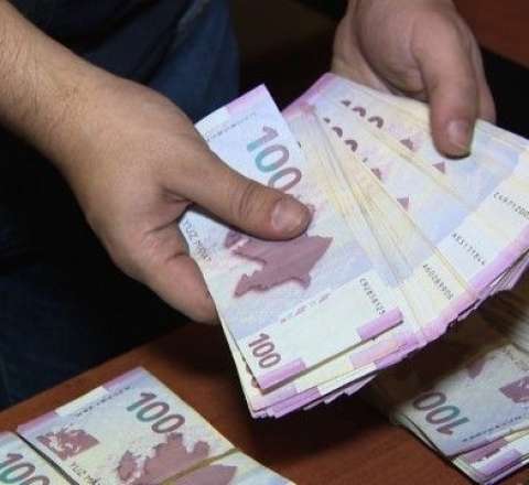 İş adamının 2,5 milyon manatını mənimsədilər 