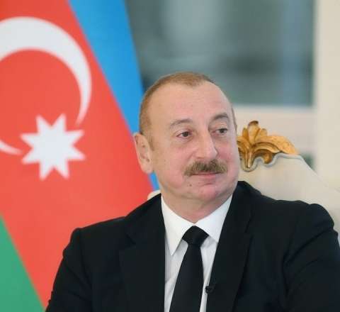 İlham Əliyev Vyetnamın baş katibini qarşıladı 