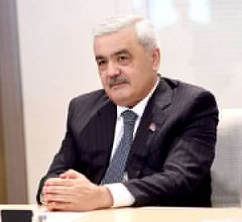 Rövnəq Abdullayevə AĞIR İTKİ 