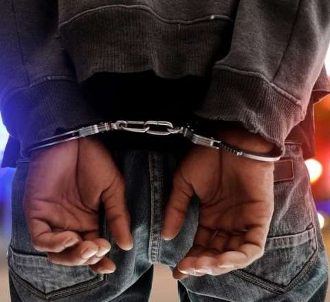 İçkili halda işıq və qaza görə 102-yə zəng etdi, həbs olundu 