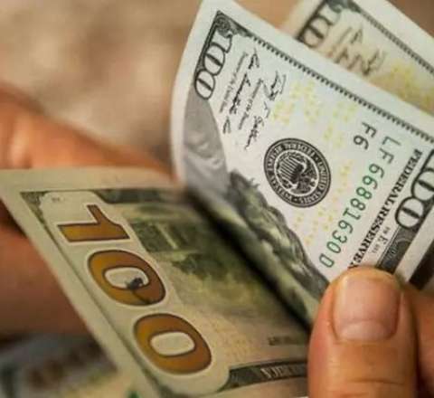 Dollar almaq istəyənlərin  nəzərinə
