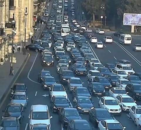 Bakının tıxaclı yolları - SİYAHI 