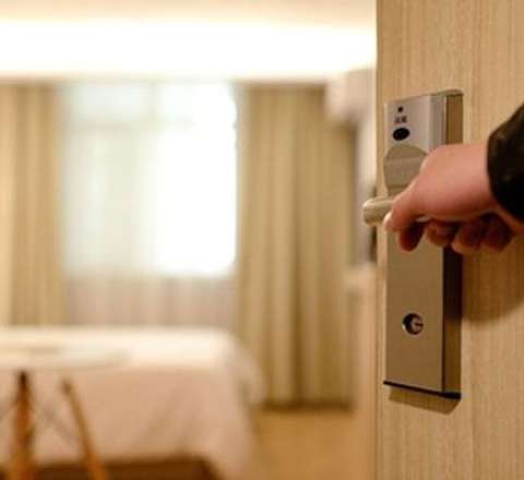 Bakıda 29 yaşlı oğlan oteldə öldü - SƏBƏB 