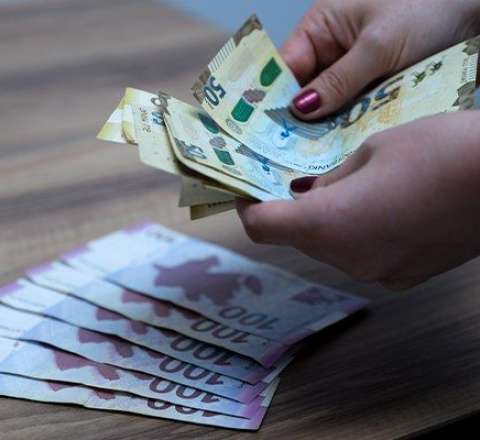 Məcəllə təsdiqləndi – Kimlərə iki dəfə çox maaş ödəniləcək? 