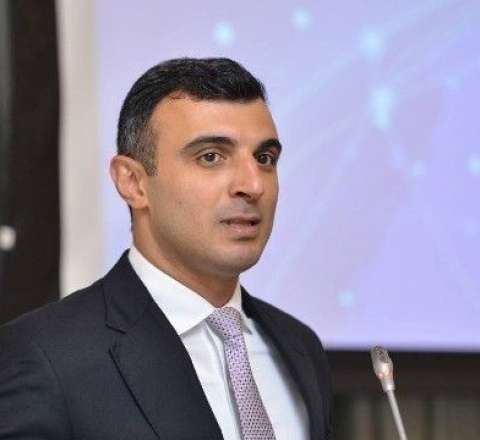 Taleh Kazımov Ramiz Mehdiyevin ailə bankından danışdı 