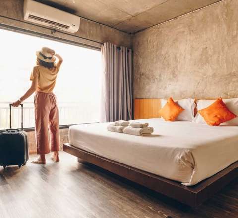 Otel otaqlarında turistləri narahat edən lazımsız əşyalar 