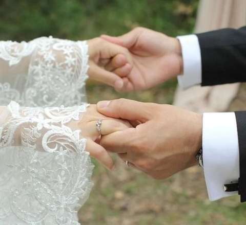 Bu şəxslərlə nikah bağlamadan ailə qurmaq erkən evlilik sayılacaq 