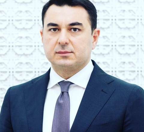 Adil Kərimli teatrın direktor müavinini işdən çıxardı 