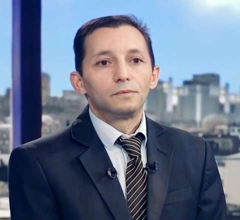 Tanınmış jurnalist SSRİ bayraqları ilə yürüş etdiyi üçün cəzalandırıldı 