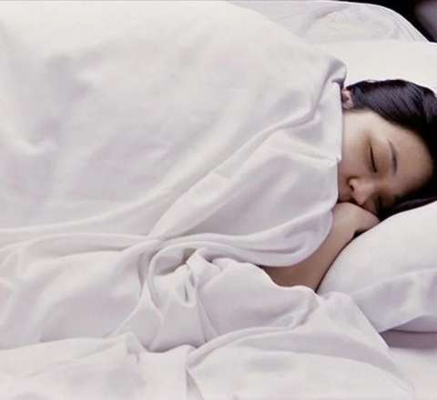 Diqqət: Belə yuxuya getmək təhlükəlidir! - XƏBƏRDARLIQ 