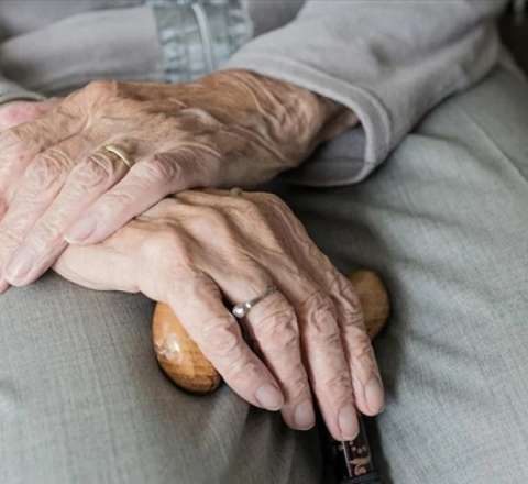 50 yaşdan sonra xoşbəxtliyin sirri:  Yalnız bu vərdişdən imtina edin