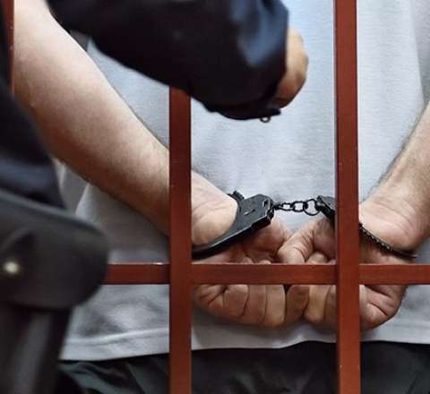 Uşaqlarına 39 min manat borcu olan ata məhkəmə zalında HƏBS EDİLDİ 