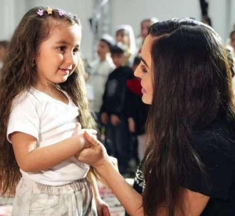 Şəhidin 9 yaşlı övladı Leyla Əliyevaya: "Sizin də atanız bir qəhrəmandır! İstəyirik ki, bu mahnını bir yerdə ifa edək!" - VİDEO 