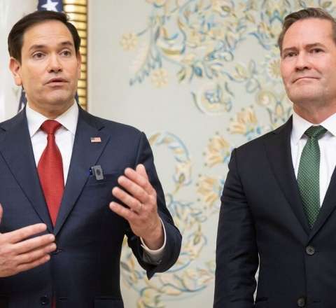 Uolts və Rubio İrana zərbə endirməyə çağırdı 