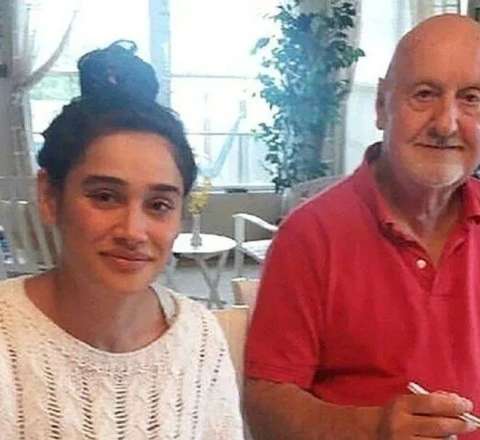 ABŞ-də türk aktrisanın qabırğalarını sındırdılar 