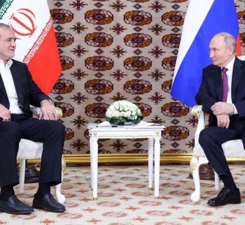 Putin Pezeşkianla danışdı 