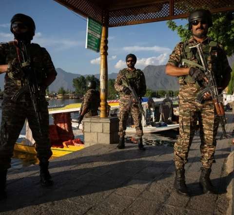 Hindistan ordusu Pakistanın çoxsaylı hücumlarını dəf etdi 