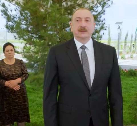 İlham Əliyev şəhid atalarının dəstəyindən danışarkən kövrəldi - VİDEO 