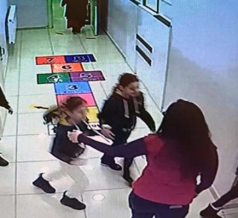 Şagirdlər minalanmış məktəbdən təxliyə olundu 