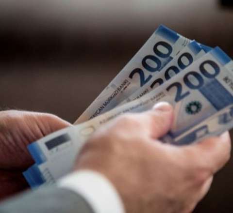 Onların orta maaşı 2209 manatdır - RƏSMİ 