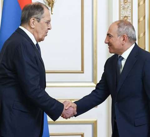 Lavrov İrəvanda Paşinyanla görüşdü 