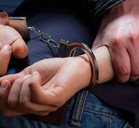 Bank kartından pul oğurlayan qadın tutuldu 