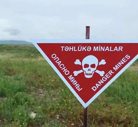 Hərbçimiz minaya düşdü 