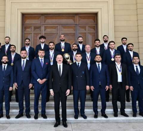 İlham Əliyev dünya çempionlarını qəbul etdi 
