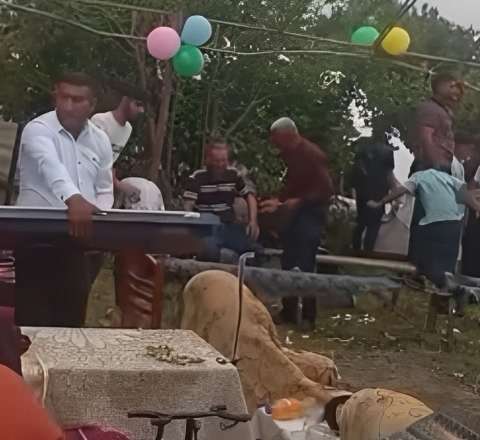 Güclü külək Qəbələdə toy mağarını uçurdu - Video 