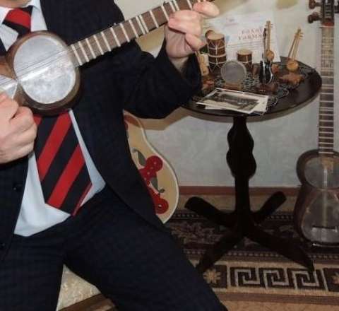 Tanınmış tarzən vəfat etdi - FOTO