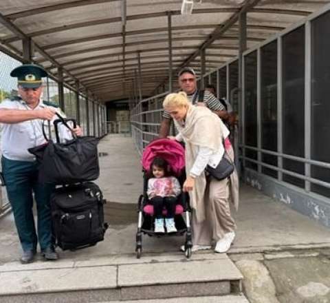 Belarus vətəndaşları İrandan Azərbaycana keçib - FOTO 