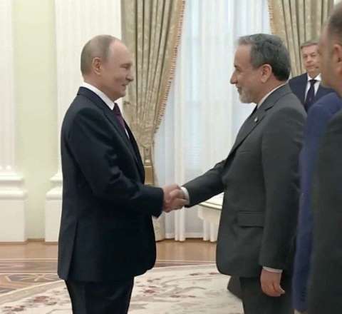 Putin Əraqçi ilə görüşdü - VİDEO