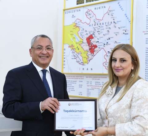 Dövlət qulluqçularının peşə bayramı qeyd edildi 