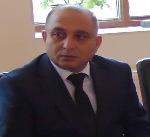 48 yaşlı məmur iş yerində öldü - Foto 