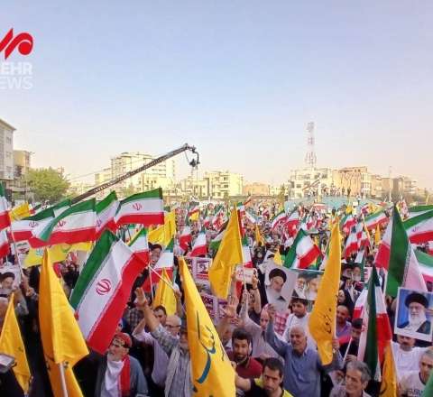 İranlılar "Qələbə bayramı" üçün meydana toplaşdılar - Video 