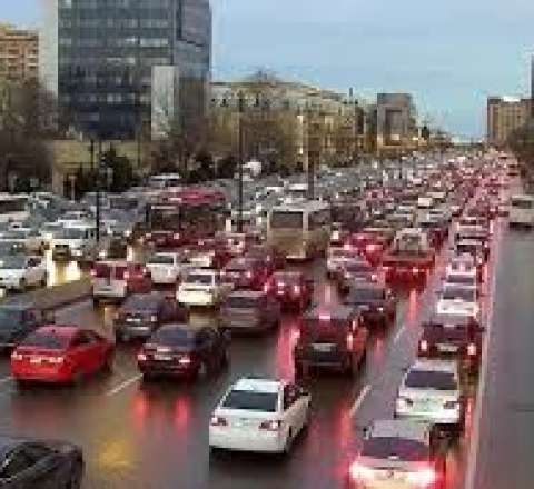 Bu yollarda tıxac var  - SİYAHI 
