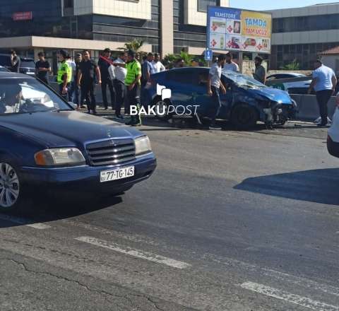 Bakı-Sumqayıt yolunda qəza: 3 avtomobil toqquşdu - FOTO  