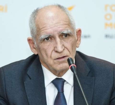 Təhsil eksperti vəfat etdi 