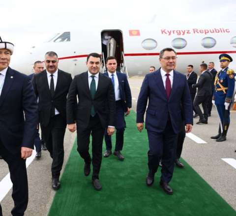 Qırğızıstan Prezidenti Sadır Japarov Azərbaycana gəlib 