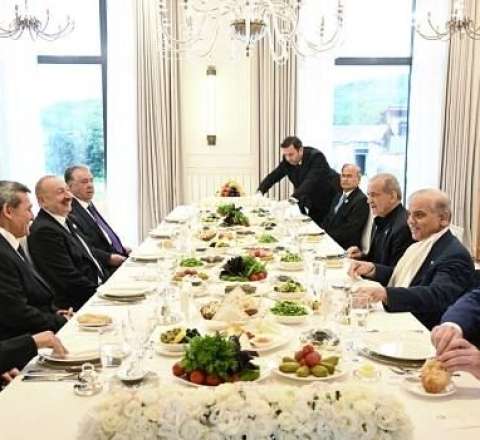 Şuşada İlham Əliyev liderlərin şərəfinə ziyafət verdi 