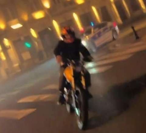 Bakıda motosiklet sürücüsü BELƏ xuliqanlıq etdi - ANBAAN VİDEO 