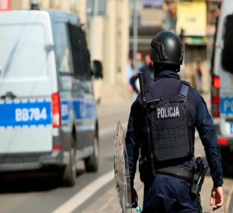 Polşa polisi Nemətə görə azərbaycanlıların yaşadığı hostelə hücum ETDİ