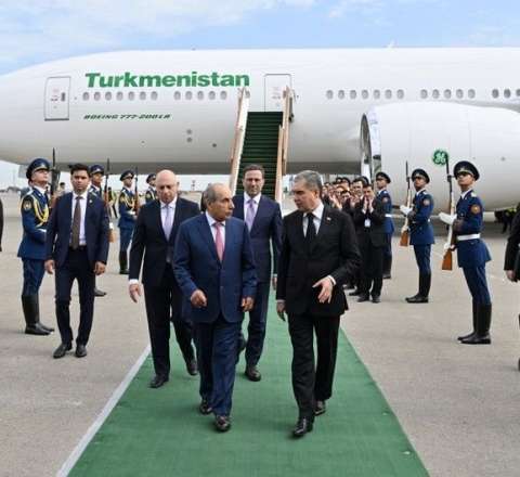 Berdiməhəmmədov Azərbaycana gəldi 