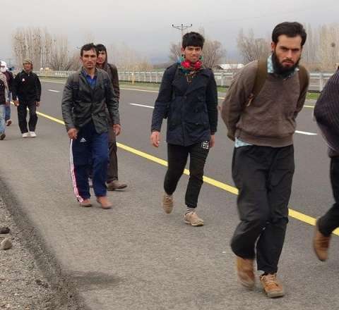 İrandan görünməmiş qəddarlıq: Ac-susuz saxlanılan 8 nəfər öldü - Güllələnənlər var  - FOTO