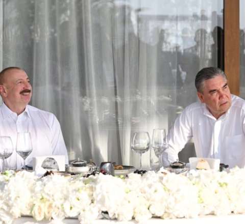 Əliyev və Berdiməhəmmədov birgə nahar etdilər 