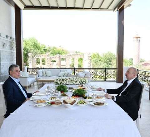 Əliyev və Berdiməhəmmədov Şuşada nahar etdi 