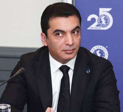 Dələduzluğa görə həbs olunan iş adamı azad edildi 