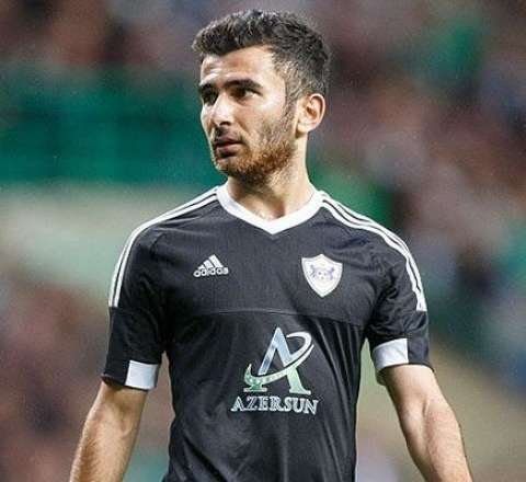 Vəzifəli şəxs azərbaycanlı futbolçunu soydu 