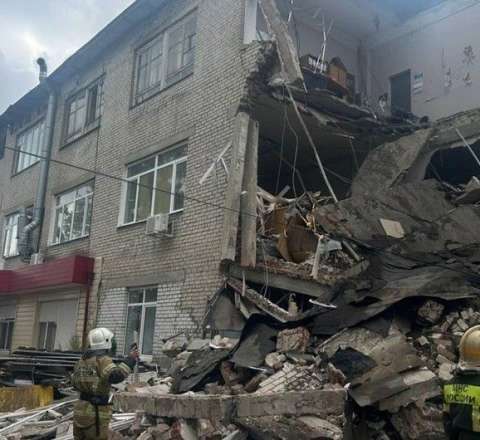 Yekaterinburqda bina çökdü, 24 nəfər təxliyə edildi 